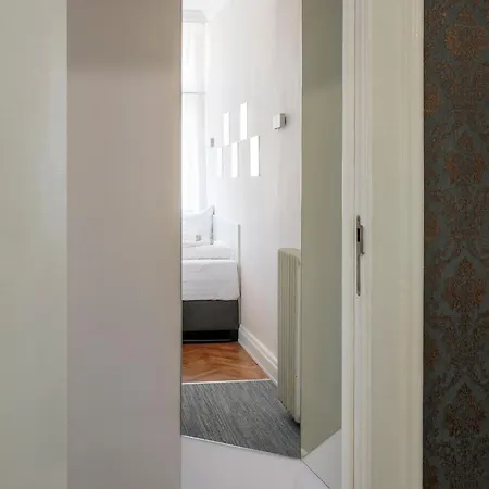 Апарт-отель Apart Sova Dream Apartments Нови-Сад